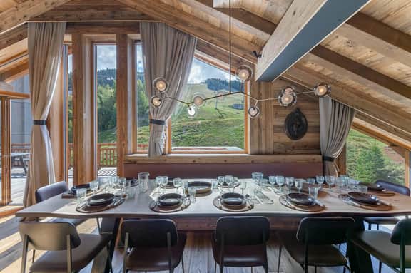 Premium Mountain View Ski Apartment - Image 5