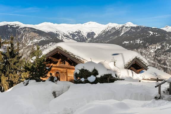 Relaxing Alpine Stay With Indoor Jacuzzi - Image 2