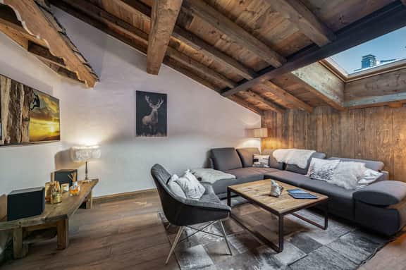 Spacious Chalet In Courchevel Le Praz - Image 3
