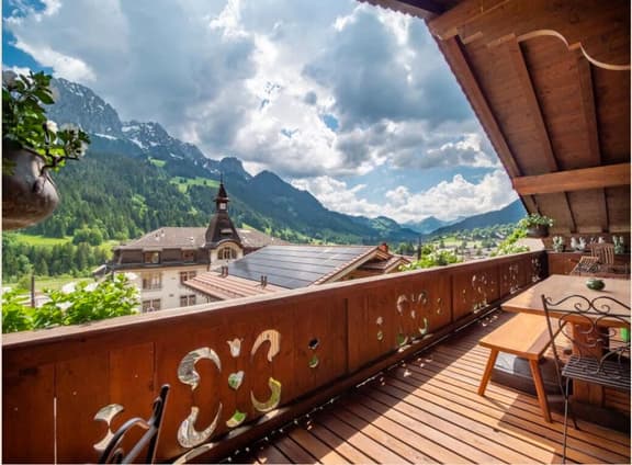 Charming Top floor 4 BR apartment 190m2 with amazing view