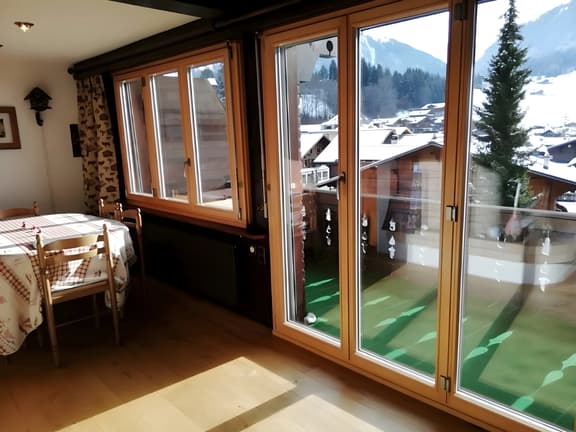 Central Location Cozy 3 BR Flat in Gstaad