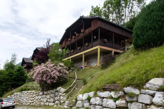 High Mountain Chalet - Great Views!