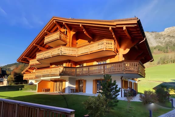 Elegant Apartment with Panoramic Valley View