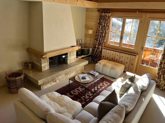 Serene 3BR Apartment with Premier Ski Access