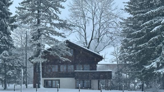 Chalet by the River in Gstaad With Sauna