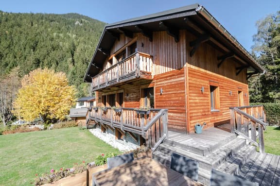 Modern Alpine Retreat Near Ski Slopes - Image 1