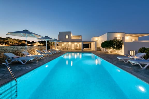 The Luxurious Quiet Corner Villa