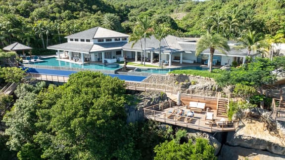Luxury Retreat Near Gouverneur Beach
