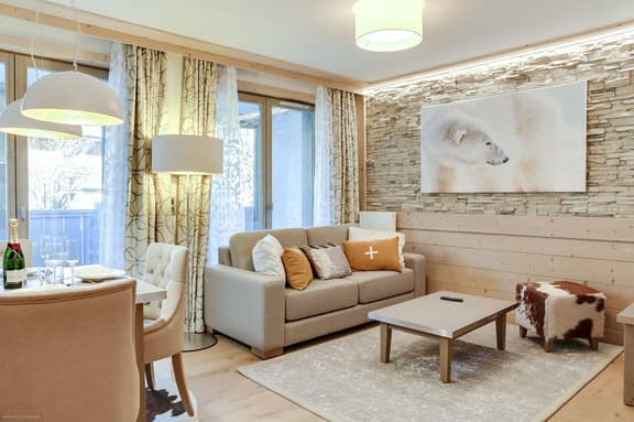 Bright Apartment Overlooking Alpine Peaks