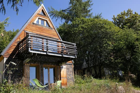 Cozy Chalet With Breathtaking Mountain Views - Image 1