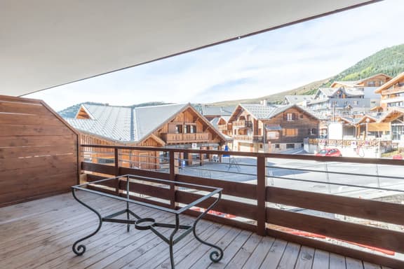 Inviting Alpine Apartment Near Village Center - Image 1