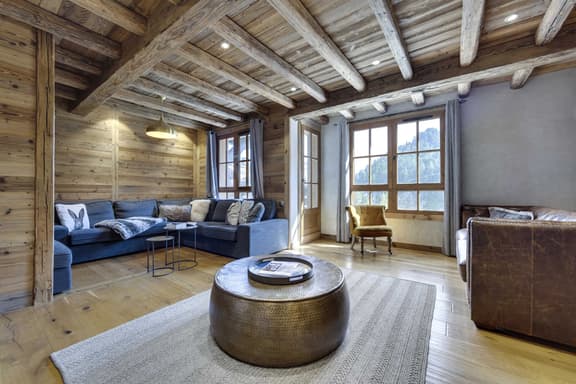 Pedestrian Alpine Retreat With Ski Access - Image 1