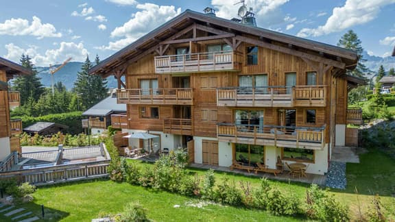 Refined Megève Duplex With Terrace Views - Image 1