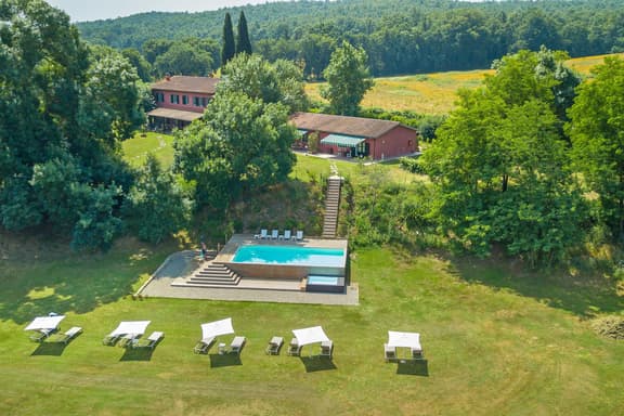 Villa Roses Tuscany Retreat with Private Pool - Image 1