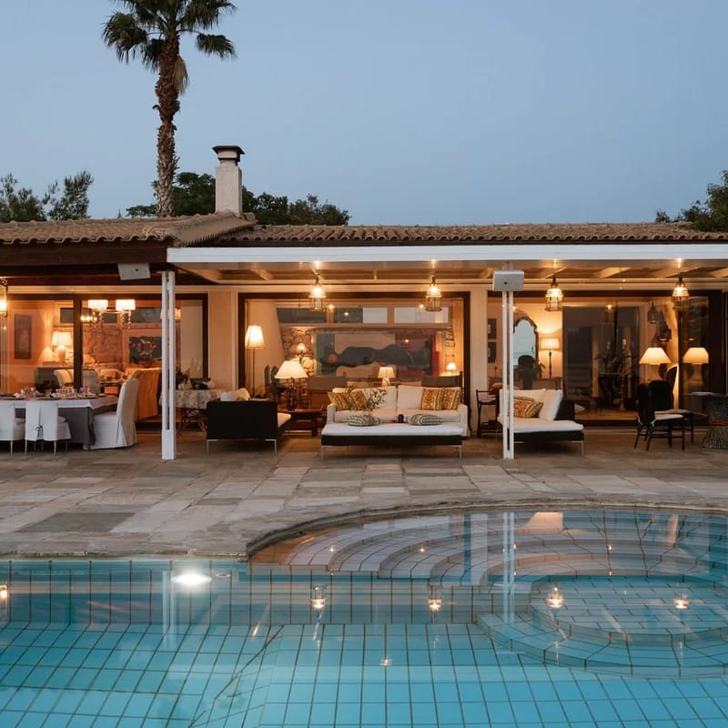 Beachfront Luxury Villa with Private Beach